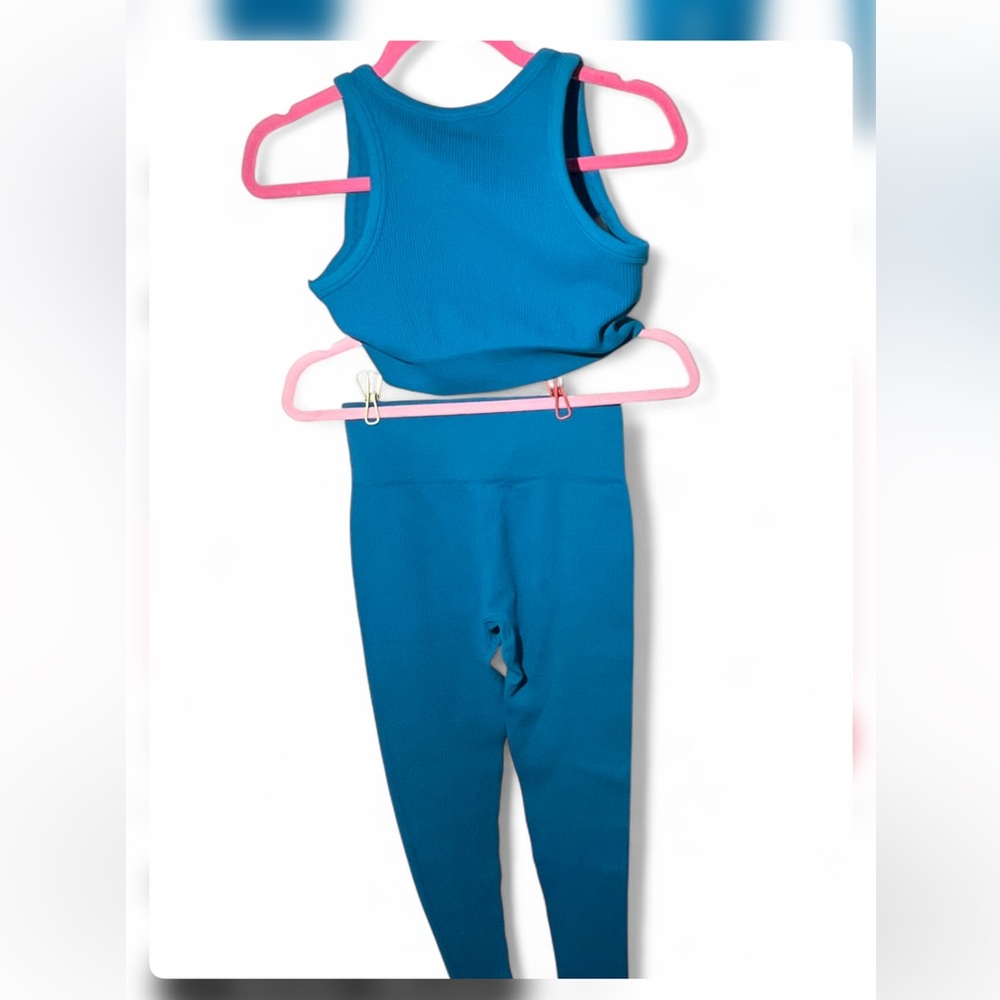 BRAND NEW beautiful two piece workout or activewear set - Picture 3 of 5